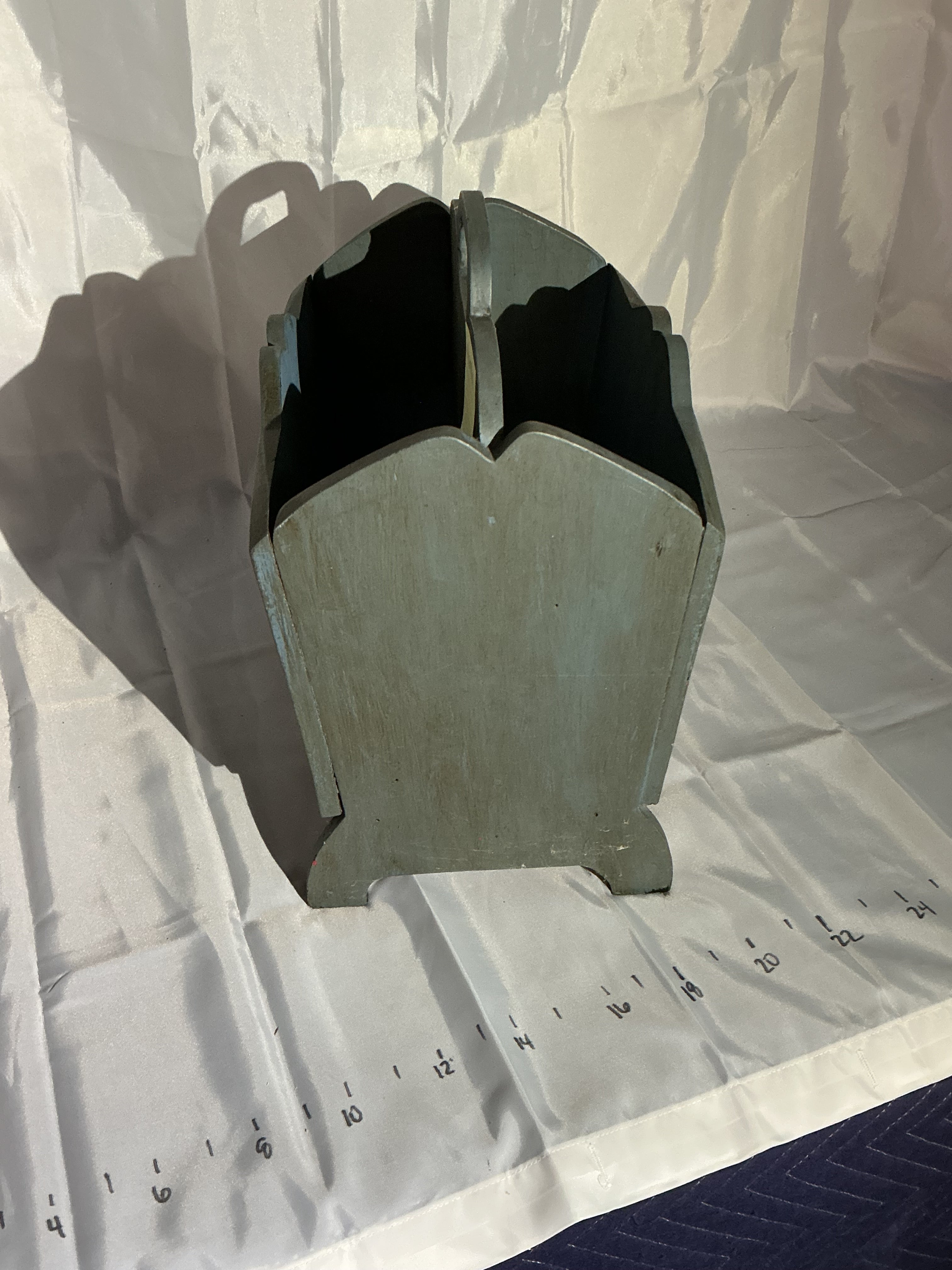 Magazine holder