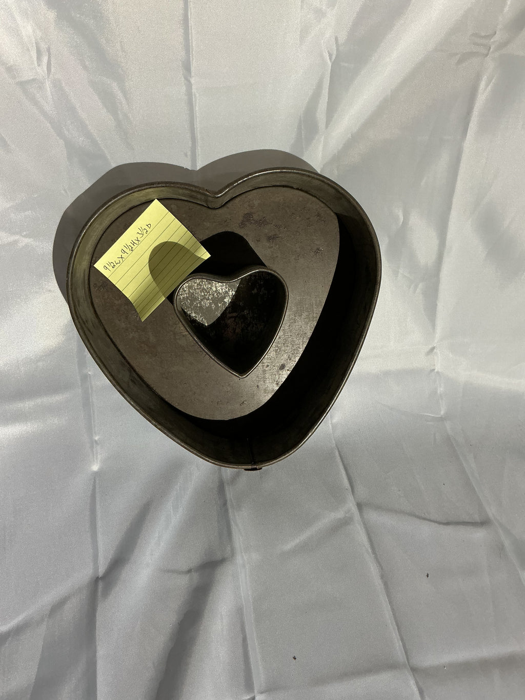 Tin heart bundt pan