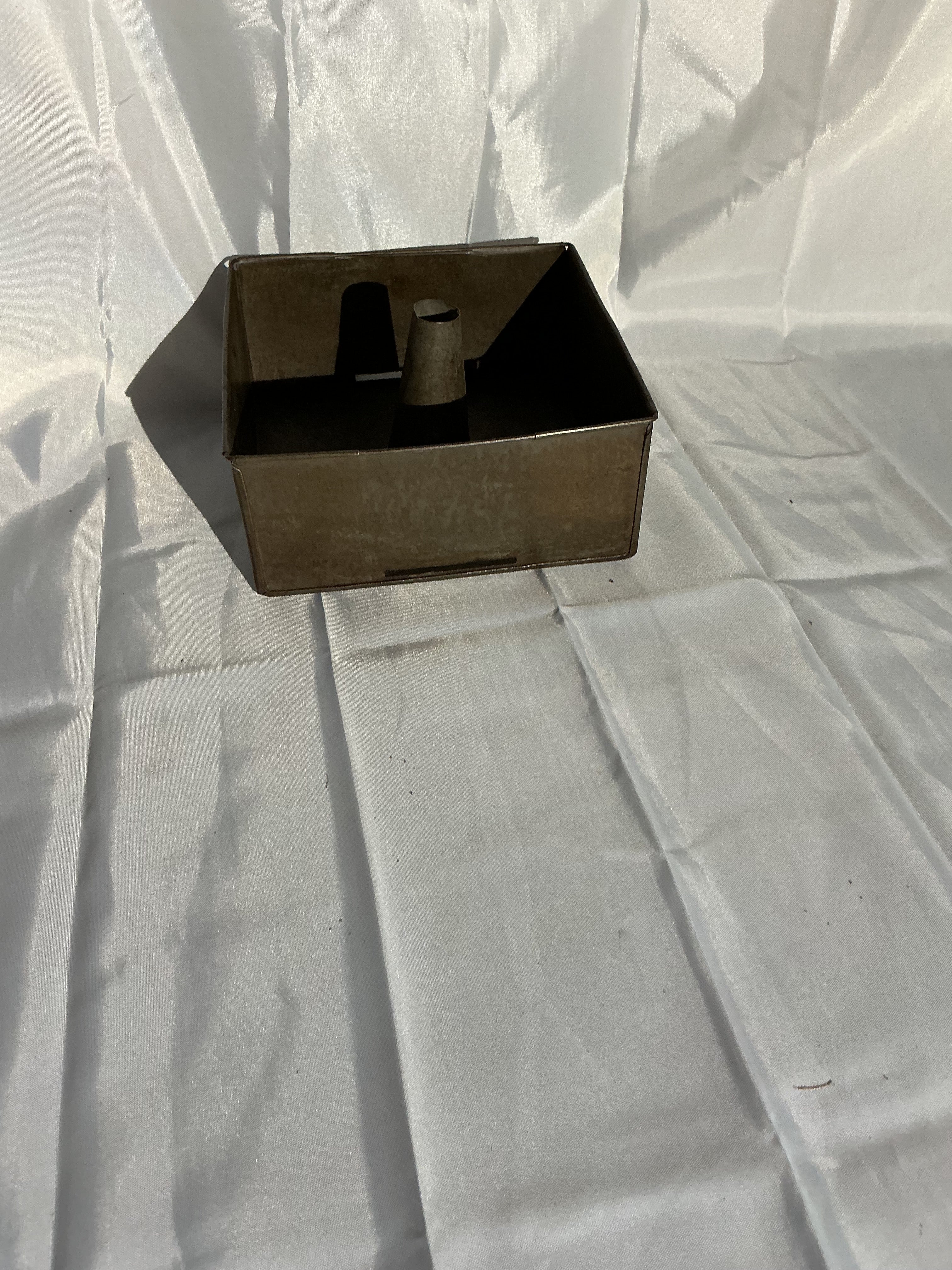 Tin square bundt pan
