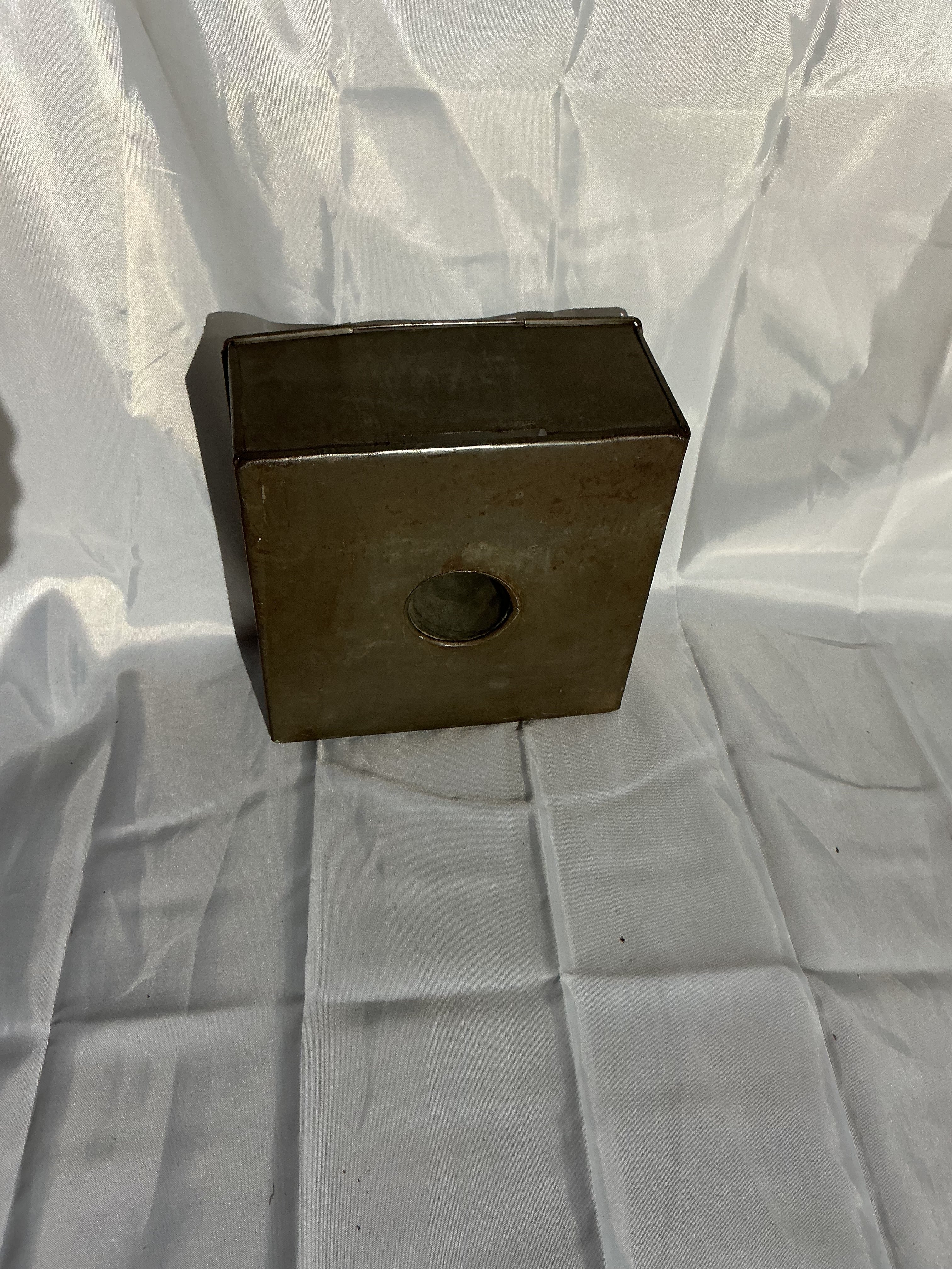 Tin square bundt pan