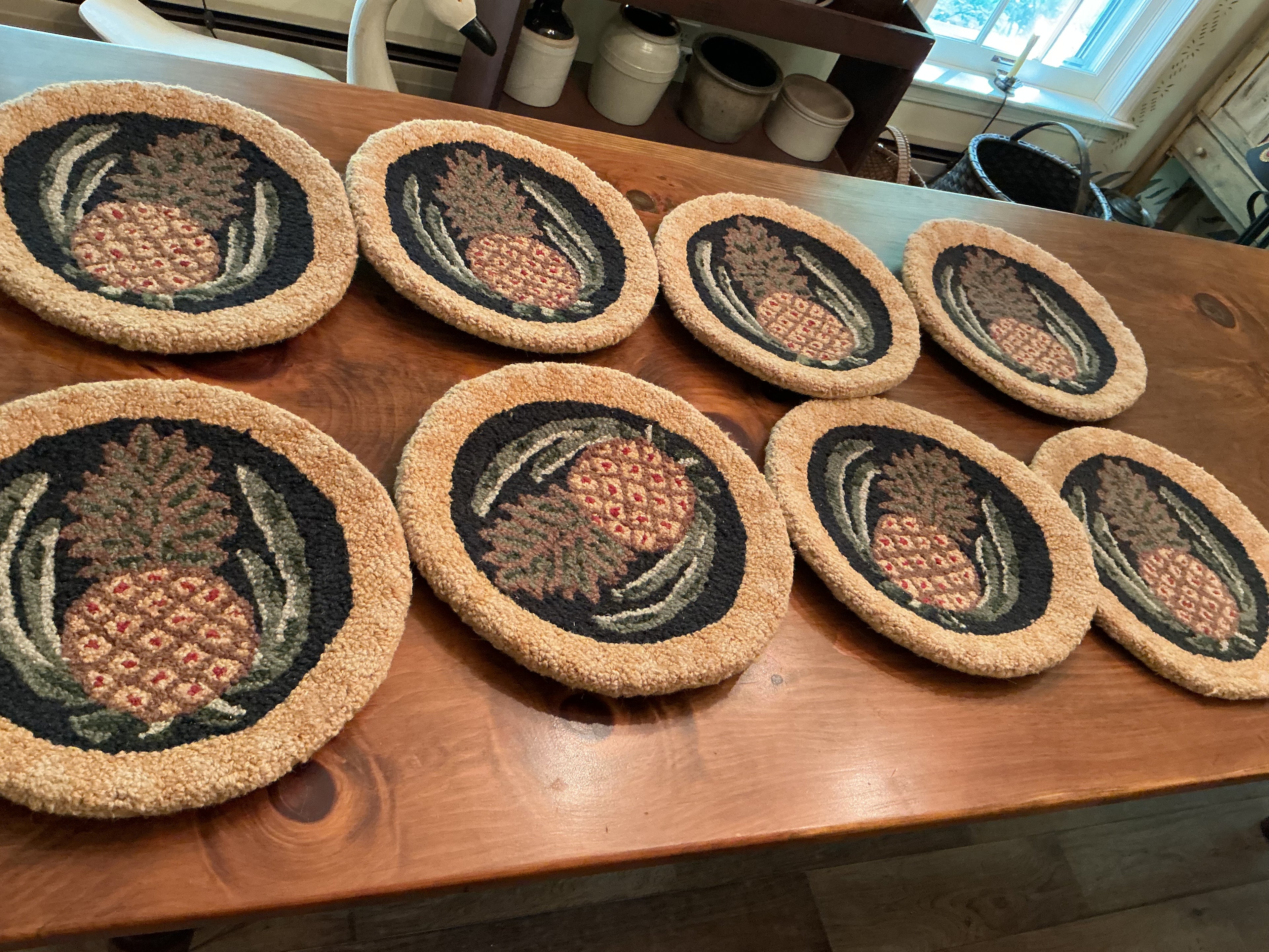 8 pineapple chair pads